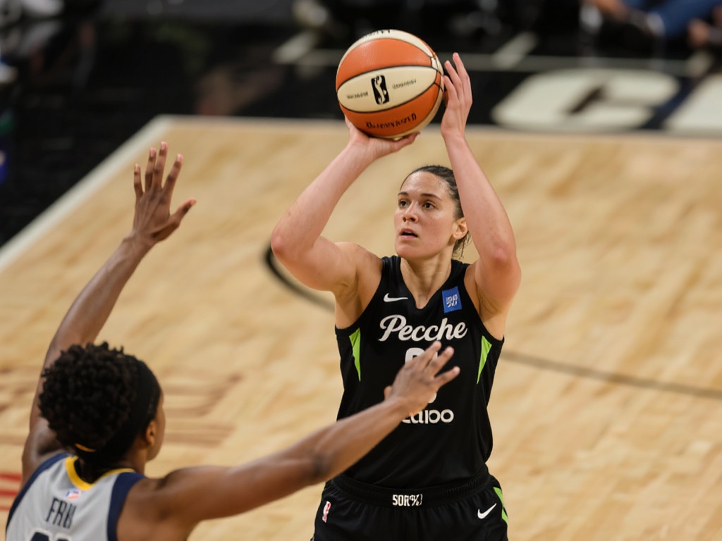 更是两位足 更是两位足